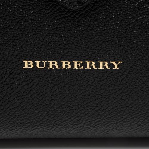 Burberry soft grain retailer medium buckle tote