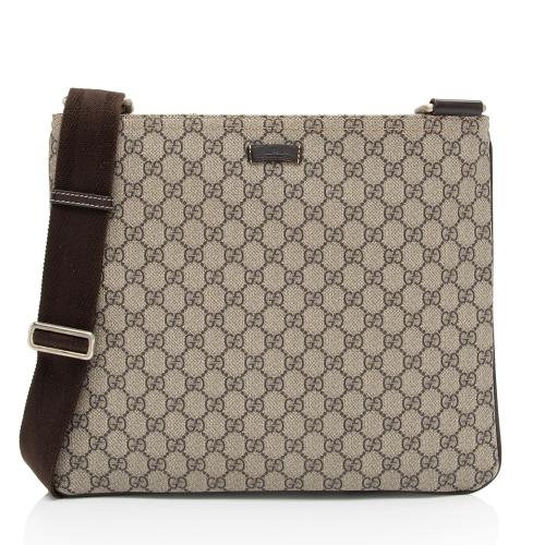 Gucci GG Supreme Classic Flat Medium Messenger