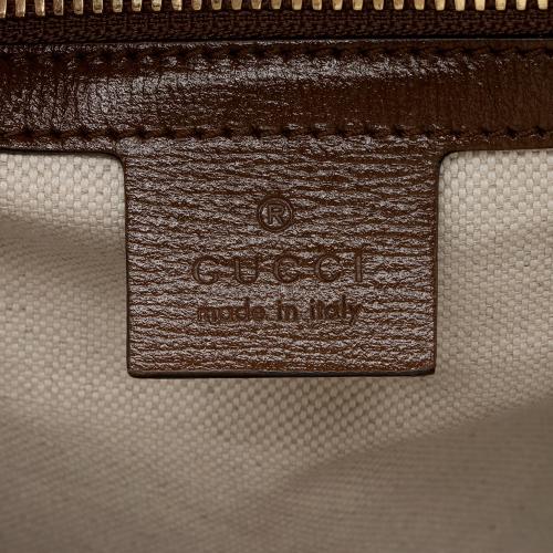 Gucci GG Supreme Fake/Not Medium Day Backpack