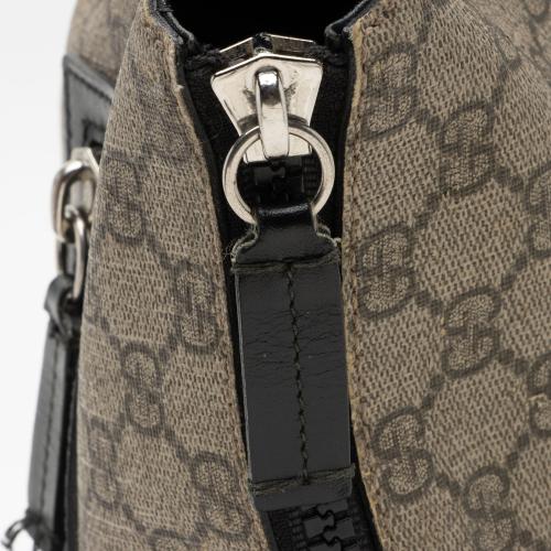 Gucci GG Supreme Flat Front Zip Messenger