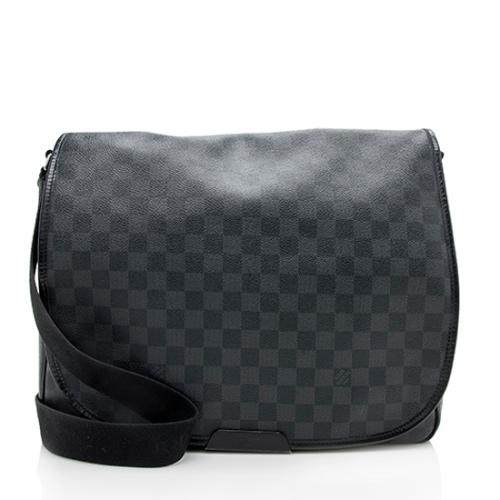 Louis Vuitton Damier Graphite District GM Messenger