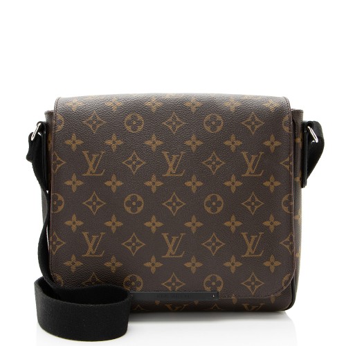 Louis Vuitton Monogram Canvas District PM Messenger