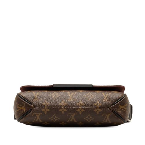 Louis Vuitton Monogram Macassar District PM