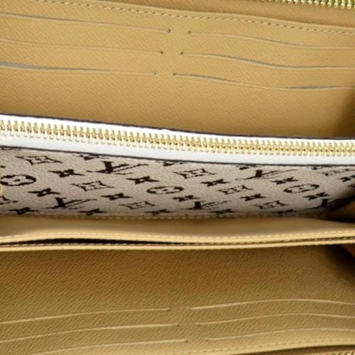 Louis Vuitton Monogram Giant Zippy Wallet